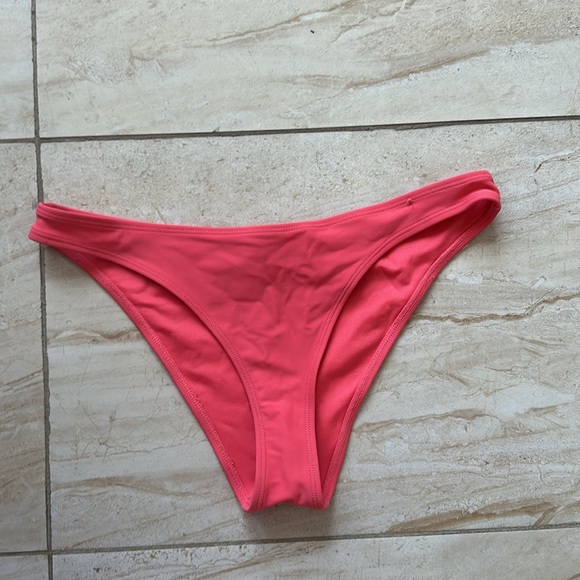 Bikini top and bottom - Picture 4 of 5